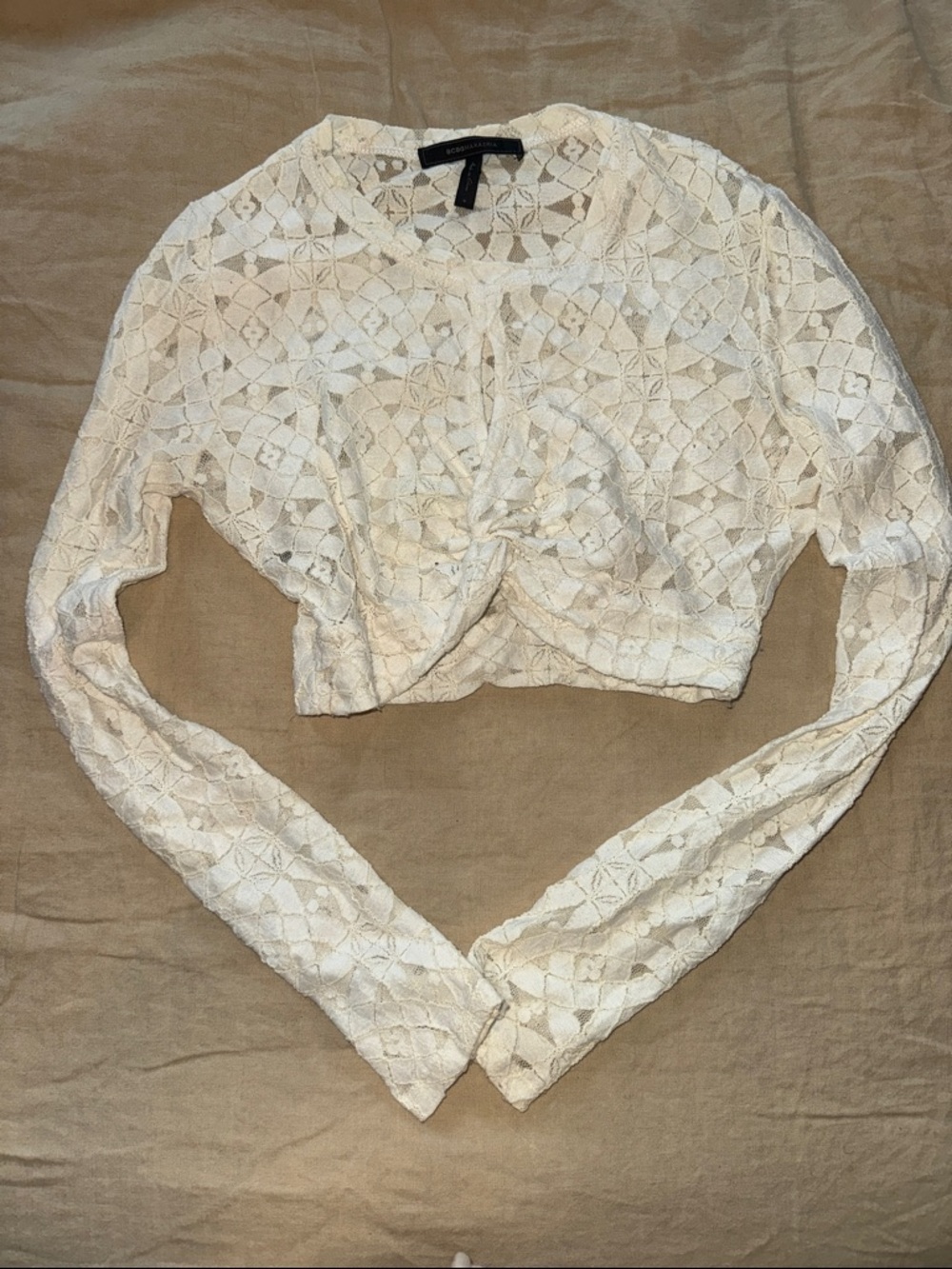 BCBGMaxAzria Cream Lace Twist-Front Cropped Long-Sleeve Top